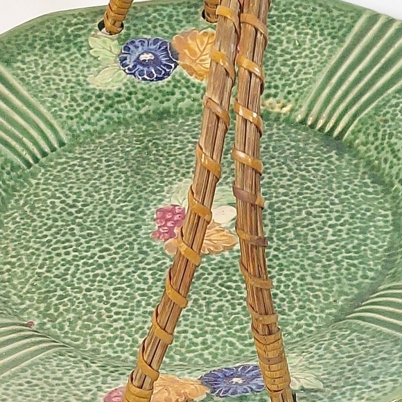 Vintage Rattan Handled Ceramic Plate Green and Fall Leaf Pattern Made In Japan - Picture 3 of 9